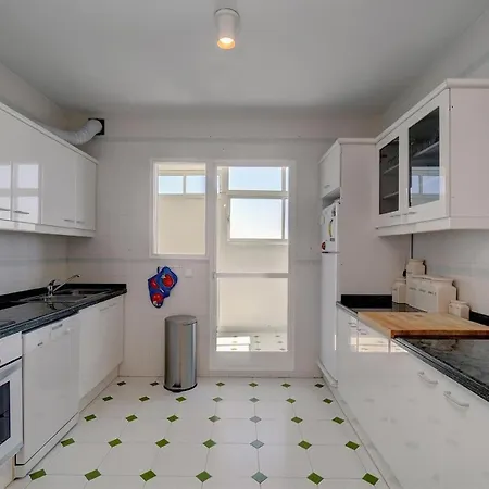 Penthouse Boulevard 401 *